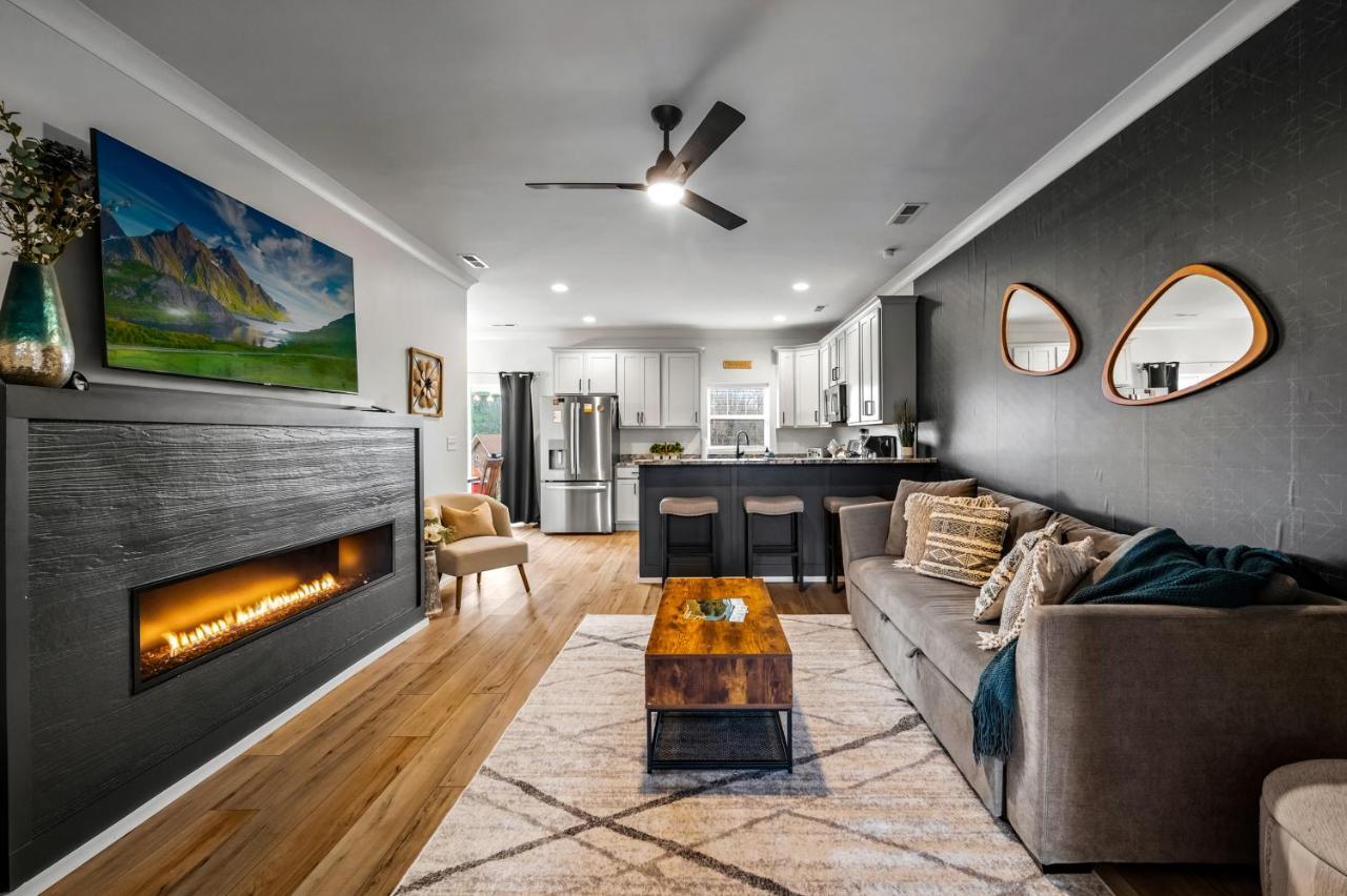 *Dog Friendly*Modern Home-Minutes To Dollywood, Gatlinburg, Smoky Mountains & Pigeon Forge! Luaran gambar