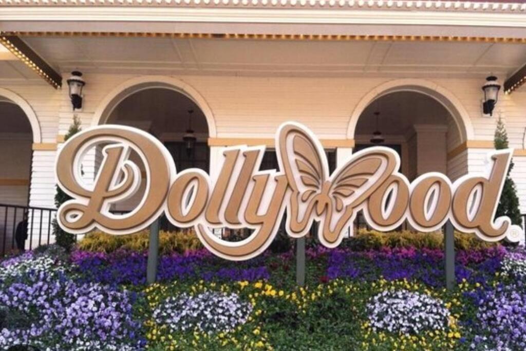 *Dog Friendly*Modern Home-Minutes To Dollywood, Gatlinburg, Smoky Mountains & Pigeon Forge! Luaran gambar